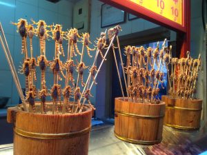 Hukum Mengkonsumsi Kalajengking dan Menggunakan Minyaknya untuk Obat Luar